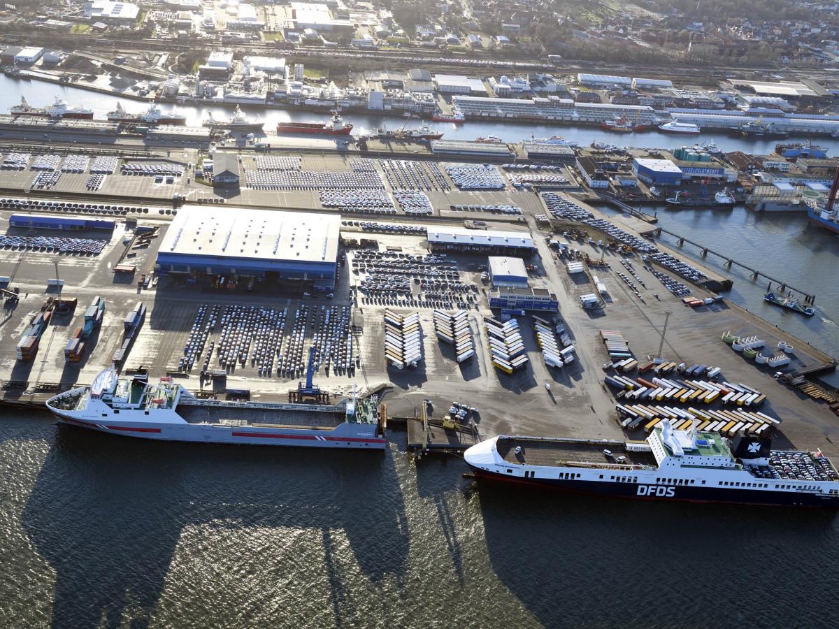 Maritime Wirtschaft   Cuxport Kopie